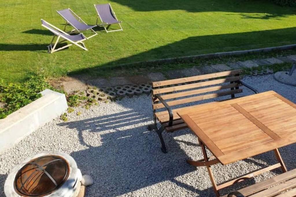 Huge Bbq Garden 1, Basement App Two Bathrooms, Ac, Free Parking Apartment